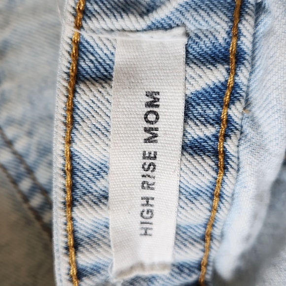 Cotton:on high rise mom jeans shorts, sz 6 - Picture 4 of 4